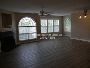 Building Photo - Ivy Glen at Heather Hills