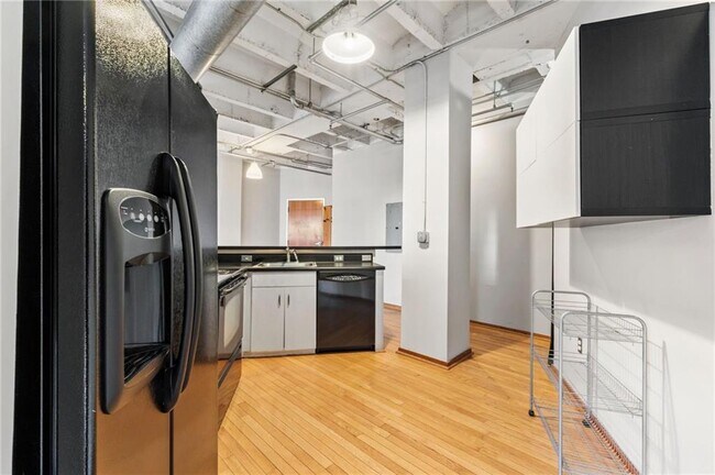 Building Photo - 878 Peachtree St NE