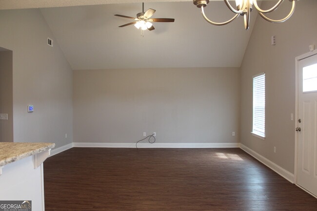 Building Photo - 7040 White Pine Ave