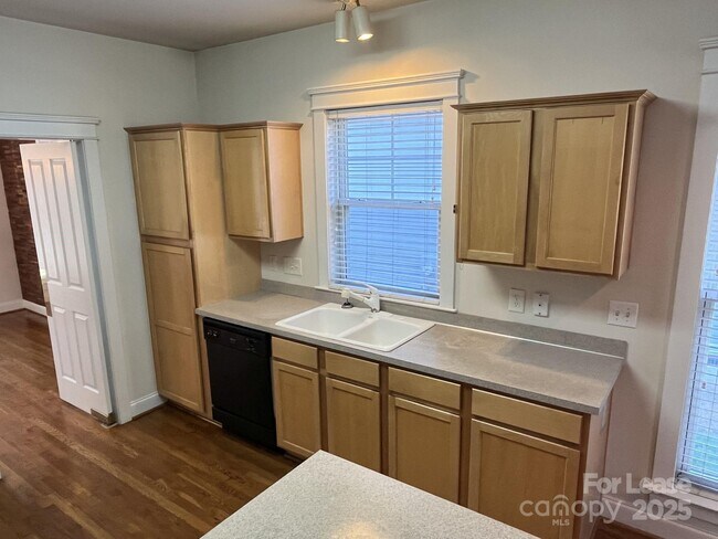 Building Photo - 3044 Parker Green Trail