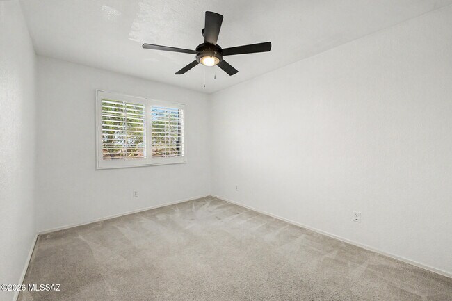 Building Photo - 2656 W Mountain Heights Ct
