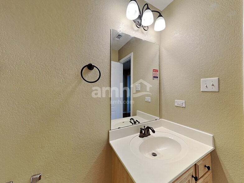Building Photo - 6112 Fred Couples