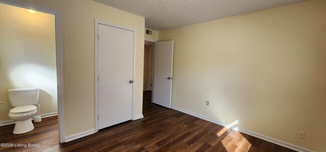 Building Photo - 3212 Springfield Dr