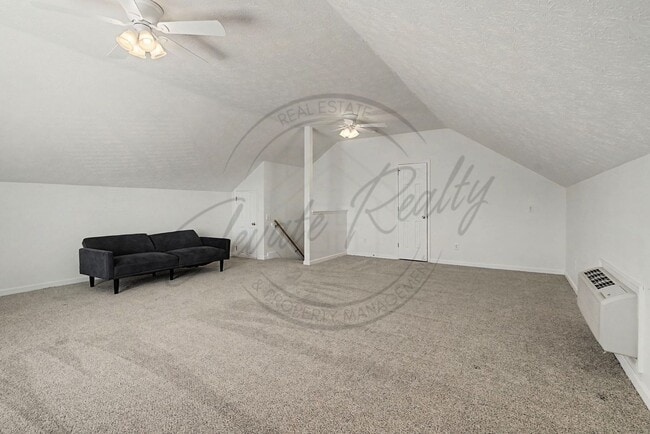 Building Photo - 105 Edgeview Dr