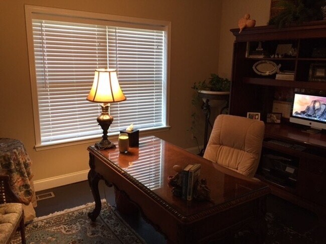 Building Photo - 5BR/ 4BA House in LC; Near Farragut, Tellico Village, & WindRiver. Country Setting