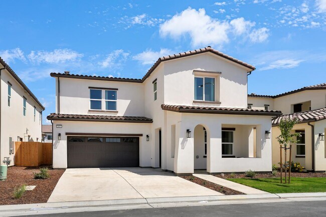 Building Photo - 2162 W Solo Wy