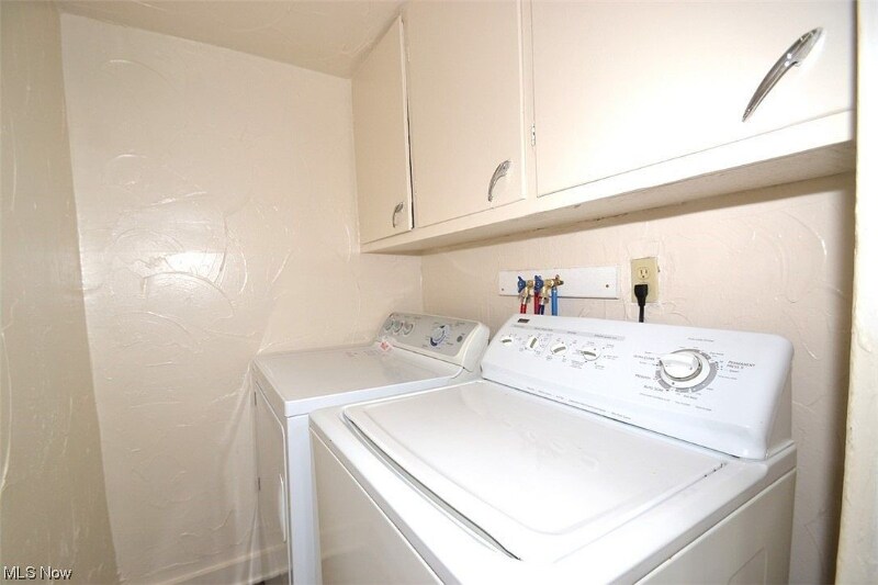 Building Photo - 450 Allyn St