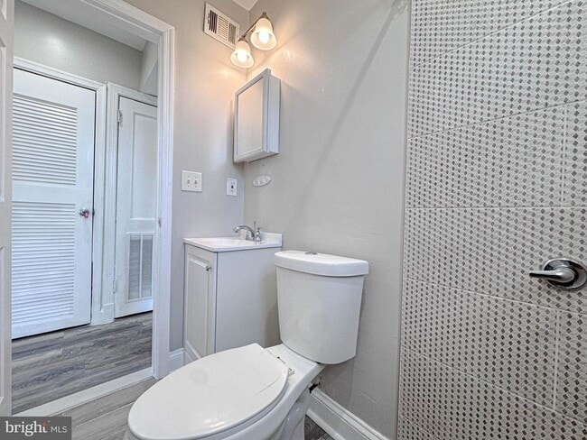 Building Photo - 4630 Hillside Rd SE