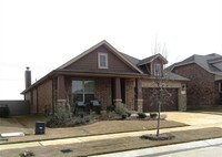 Building Photo - 1412 Canary Ln