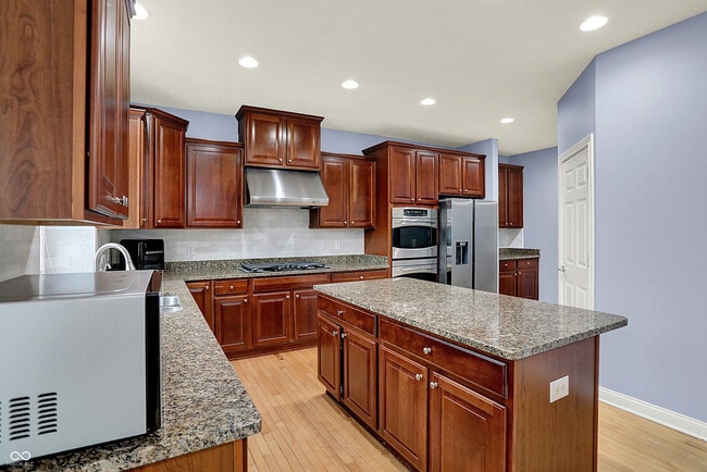 Building Photo - 13720 Akers Dr