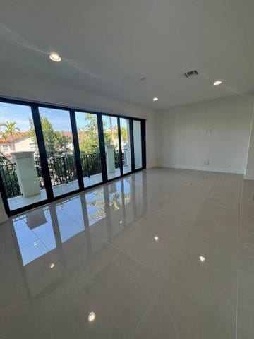 Building Photo - 613 Windward Cir N