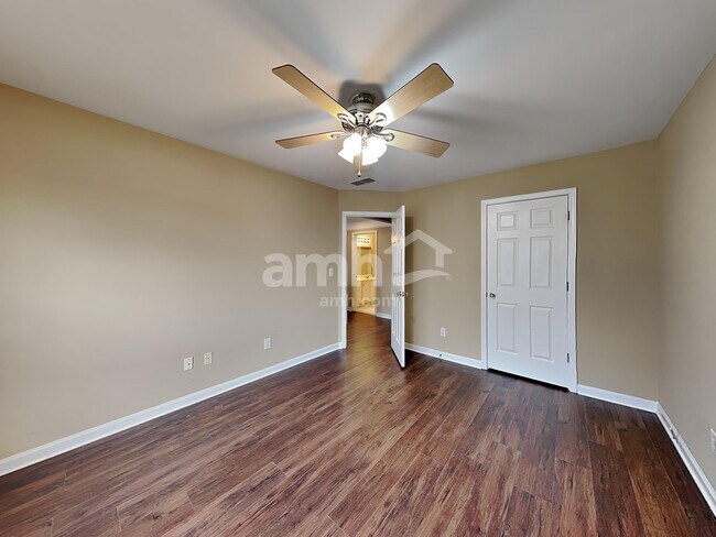 Building Photo - 5715 Oxborough Way