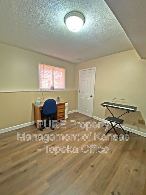 Building Photo - 10903 Gillette St