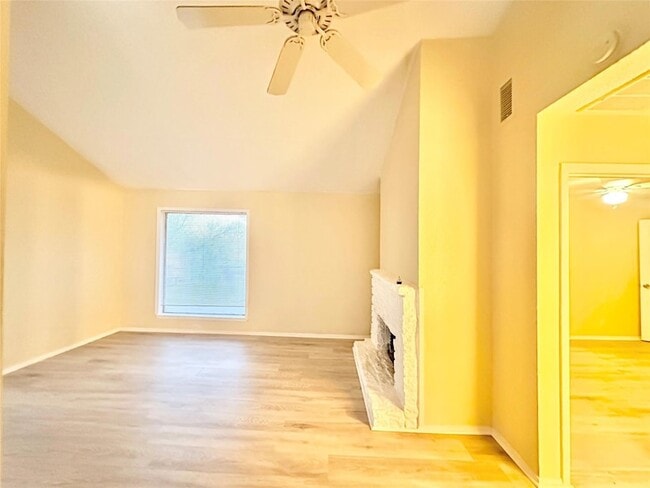 Building Photo - 4302 Scottsdale Rd