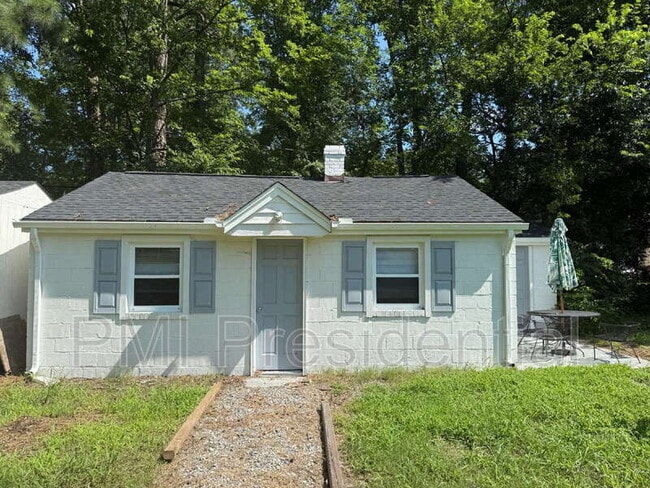 Primary Photo - 826 Azalea Ave