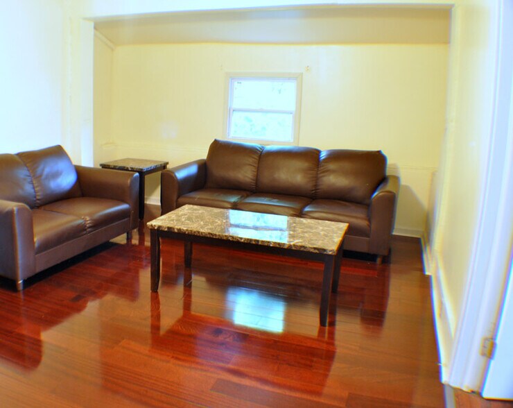 Building Photo - 1920 E Genesee St