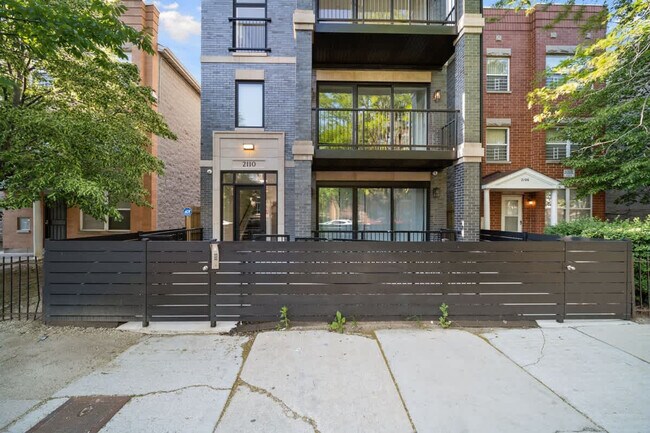 Building Photo - 2110 W Washington Blvd