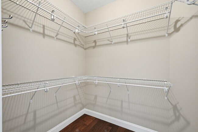 Building Photo - 2348 Cummings Dr