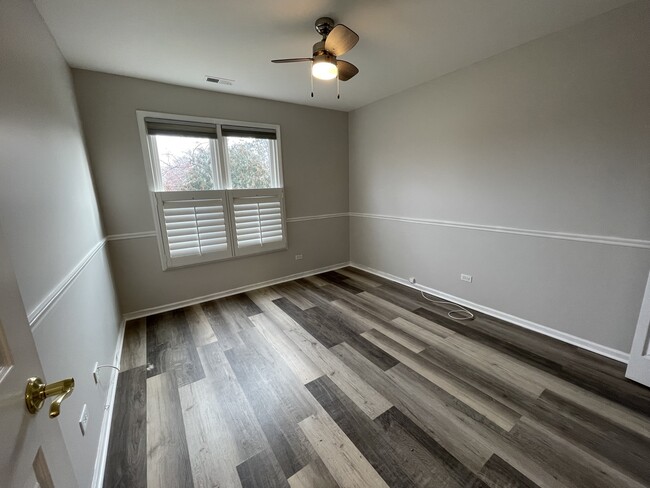 Building Photo - 1308 N Streamwood Ln