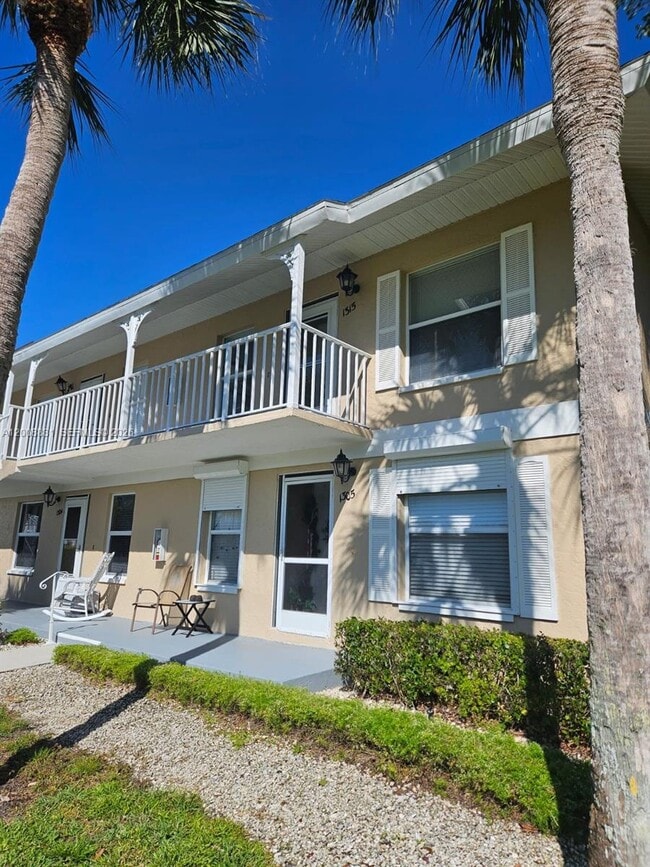 Building Photo - 1335 Mainsail Dr