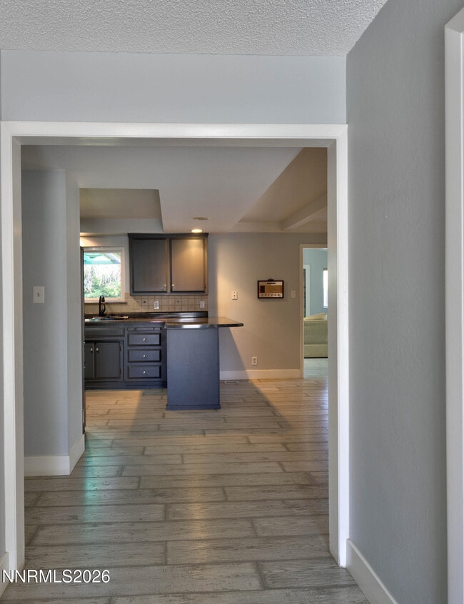 Building Photo - 12310 S Hills Dr