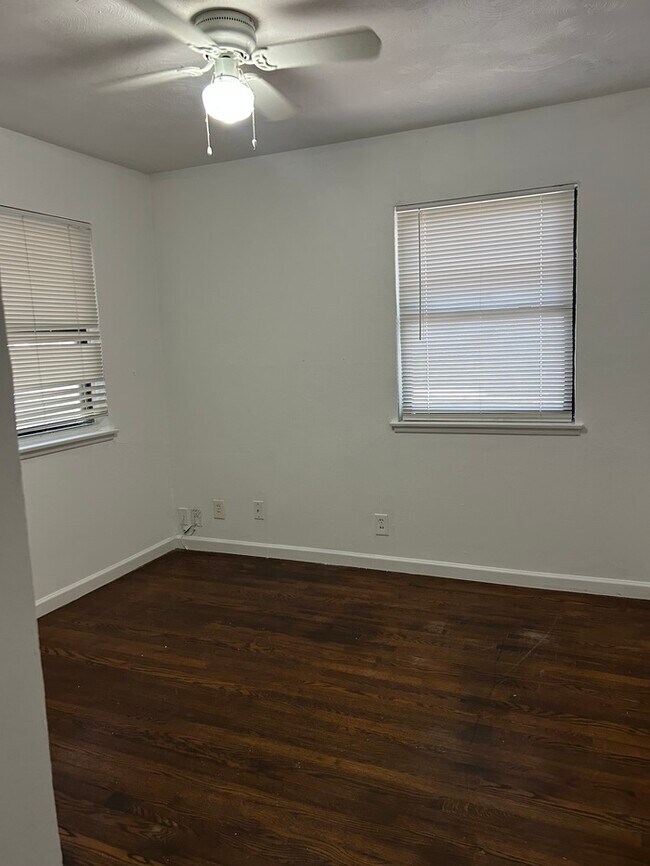 Building Photo - Great Rental in Farmers Branch, TX 75234