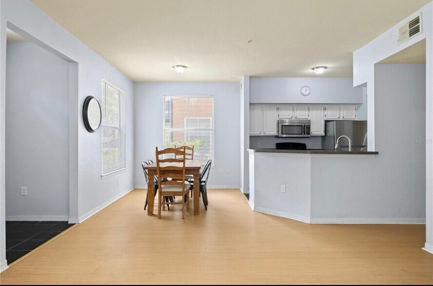 Building Photo - 6017 Westgate Dr