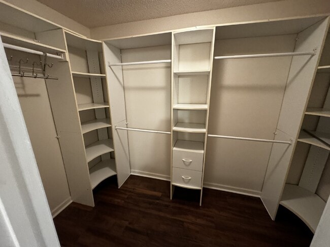 Building Photo - House for Rent