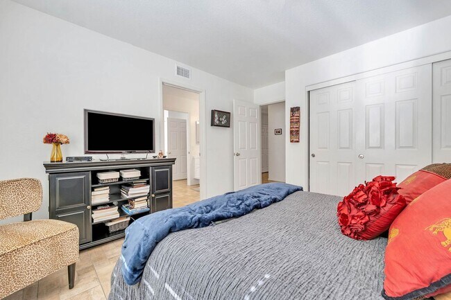 Building Photo - 5050 Golden Nugget Way
