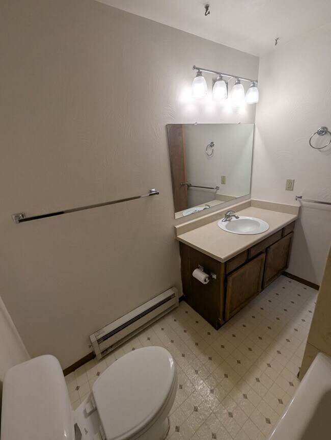 Building Photo - 136