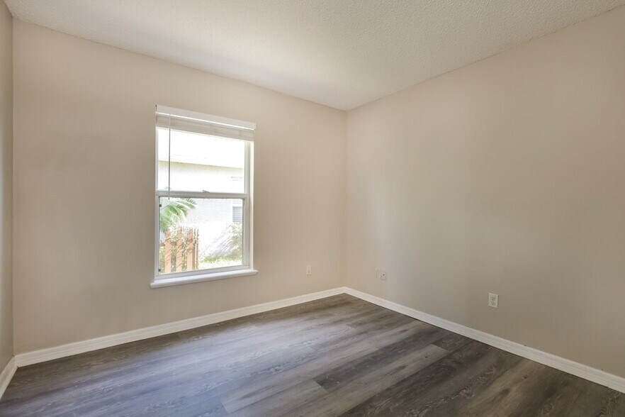 Building Photo - 5529 New Cambridge Rd