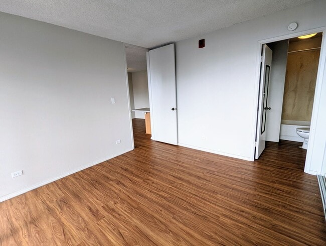 Building Photo - Partly Furnished 1-Bedroom 1-Bath with 1 p...
