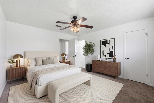 Building Photo - 118 8th Ave