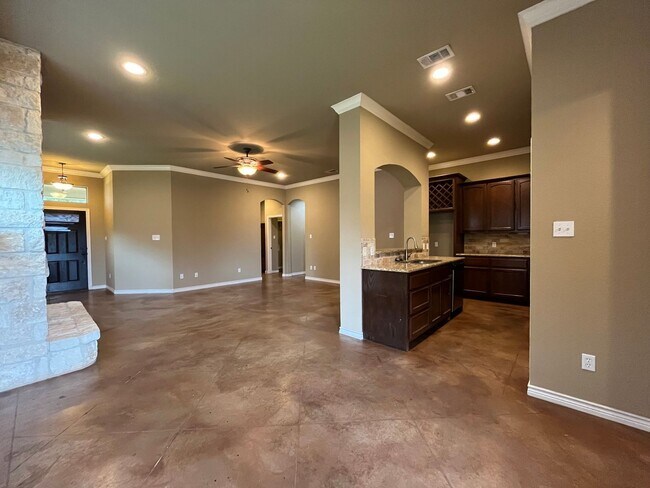 Building Photo - 4 Bedroom Single Family Home:  Available Now!