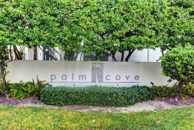 Building Photo - 3270 NE 15th St