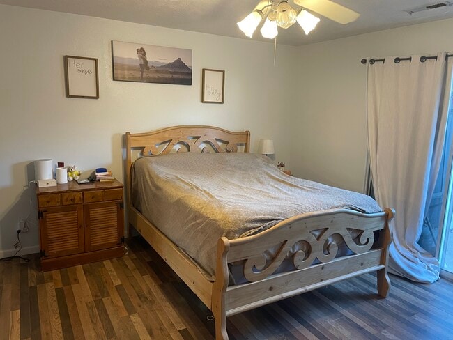 Building Photo - 258 S 200 W