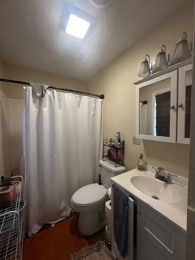 Building Photo - 136 Lorentz St