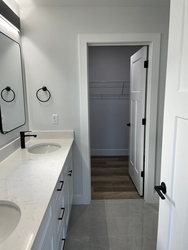 Building Photo - Beautiful Home for Rent – Modern Comforts & Great Features!