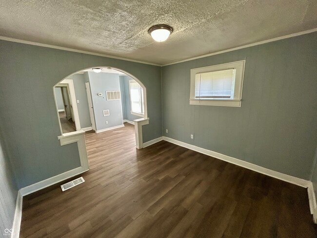 Building Photo - 2909 E Brookside Ave