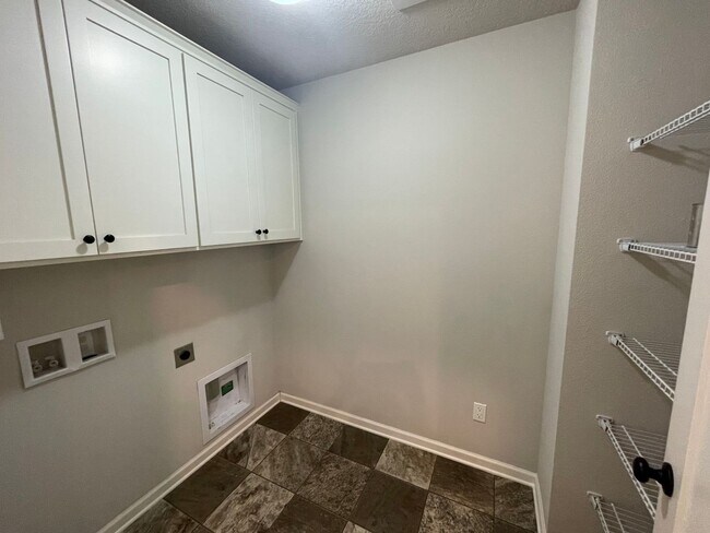 Building Photo - 4Bd/2.5Ba Gresham Home ~ Community Playgro...