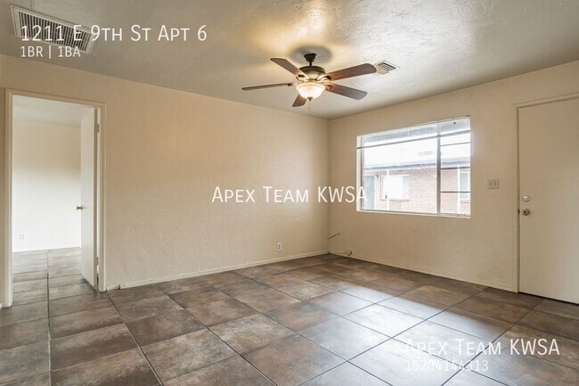 Building Photo - 1211 E 9th St