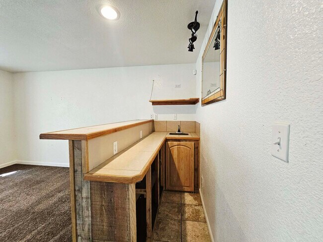 Building Photo - 6834 Cool Spring Way