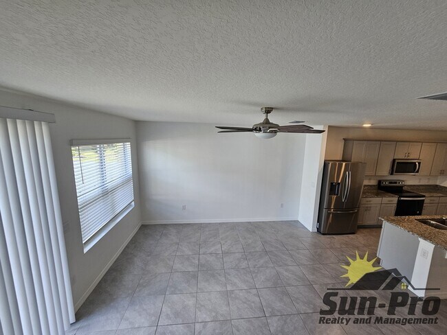 Building Photo - 11 1st St