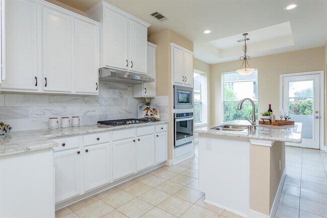Building Photo - 5918 Union Springs