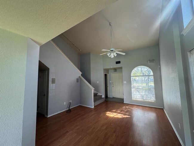 Building Photo - 8901 Vigen Cir