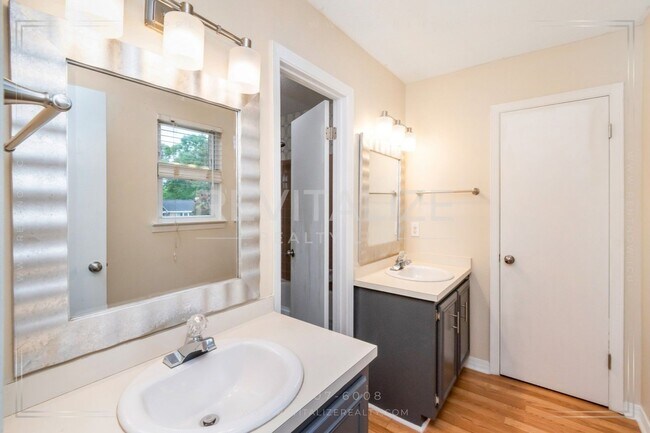 Building Photo - 9490 Cinder Dr