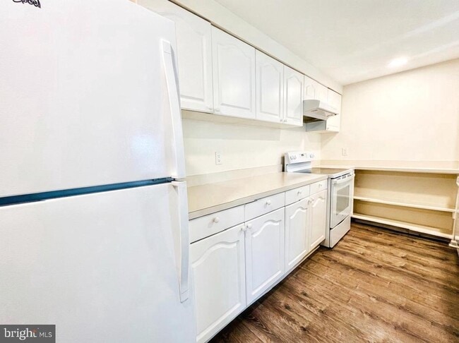 Building Photo - 4342 Pembrook Village Dr