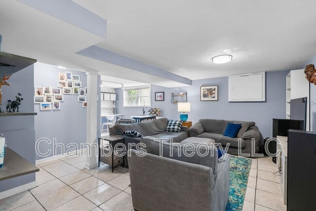 Building Photo - 3904 Lantern Dr