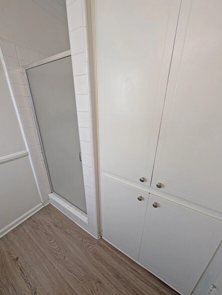 Building Photo - 1335 S Carmelina Ave