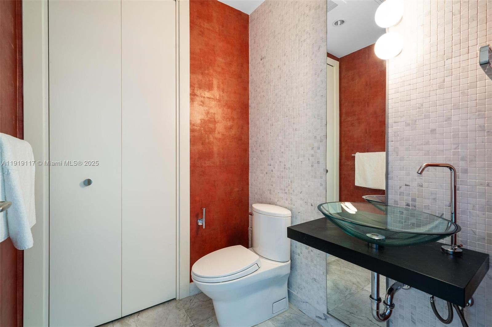 Building Photo - 200 Biscayne Boulevard Way